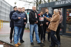Konieczna jest natychmiastowa reforma służby zdrowia - twierdzą przedstawiciele Konfederacji Nowej Nadziei - Radio Kielce 09.12.2025. Kielce. Konferencja przedstawicieli Konfederacji Nowej Nadziei / fot. Wiktor Taszłow - Radio Kielce