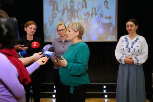 Kupując kalendarz można wesprzeć hospicjum dziecięce - Radio Kielce 10.12.2025. Kielce. Prezentacja kalendarza charytatywnego „Dzieci dzieciom" na rok 2026 / Fot. Wiktor Taszłow - Radio Kielce