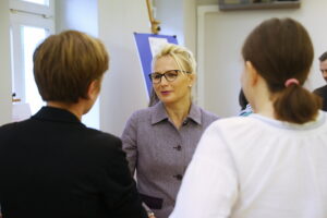 Kupując kalendarz można wesprzeć hospicjum dziecięce - Radio Kielce 10.12.2025. Kielce. Prezentacja kalendarza charytatywnego „Dzieci dzieciom" na rok 2026 / Fot. Wiktor Taszłow - Radio Kielce