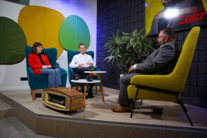 Audycja „Dzień dobry, to Ja! Rozmowy inne niż wszystkie w Radiu Kielce”. Ksiądz Mariusz Zakrzewski / Fot. Wiktor Taszłow – Radio Kielce