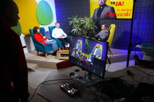 Audycja „Dzień dobry, to Ja! Rozmowy inne niż wszystkie w Radiu Kielce”. Ksiądz Mariusz Zakrzewski / Fot. Wiktor Taszłow – Radio Kielce