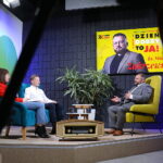 Audycja „Dzień dobry, to Ja! Rozmowy inne niż wszystkie w Radiu Kielce”. Ksiądz Mariusz Zakrzewski / Fot. Wiktor Taszłow – Radio Kielce