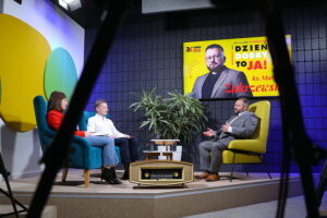 Audycja „Dzień dobry, to Ja! Rozmowy inne niż wszystkie w Radiu Kielce”. Ksiądz Mariusz Zakrzewski / Fot. Wiktor Taszłow – Radio Kielce