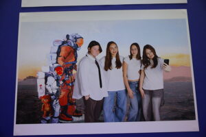 Kupując kalendarz można wesprzeć hospicjum dziecięce - Radio Kielce 10.12.2025. Kielce. Prezentacja kalendarza charytatywnego „Dzieci dzieciom" na rok 2026 / Fot. Wiktor Taszłow - Radio Kielce