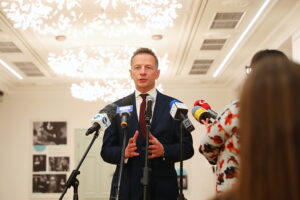 Minister kultury: to polityczne kalkulacje pani marszałek, a ja się na to nie zgadzam - Radio Kielce Minister kultury: to polityczne kalkulacje pani marszałek, a ja się na to nie zgadzam - Radio Kielce