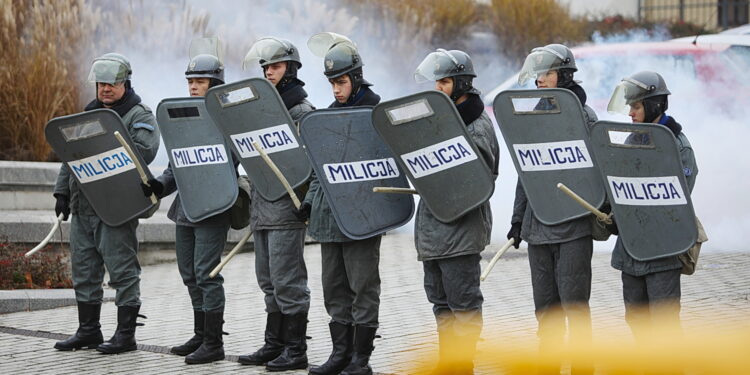 Młodzi ludzie poczuli grozę stanu wojennego - Radio Kielce Młodzi ludzie poczuli grozę stanu wojennego