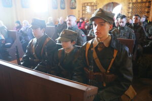 Upamiętnili bohaterów związanych z Białogonem - Radio Kielce 13.12.2025. Białogon. II Rajd Pamięci Zapomnianych Bohaterów / Fot. Wiktor Taszłow - Radio Kielce