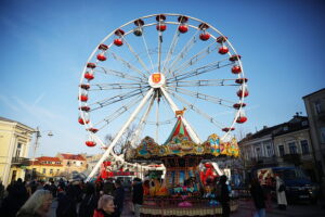 Na Rynku rozpoczął się świąteczny jarmark - Radio Kielce 13.12.2025. Kielce. Kielecki Jarmark Świąteczny / Fot. Wiktor Taszłow - Radio Kielce