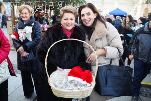 Na Rynku rozpoczął się świąteczny jarmark - Radio Kielce 13.12.2025. Kielce. Kielecki Jarmark Świąteczny / Fot. Wiktor Taszłow - Radio Kielce