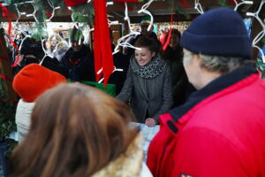 Na Rynku rozpoczął się świąteczny jarmark - Radio Kielce 13.12.2025. Kielce. Kielecki Jarmark Świąteczny / Fot. Wiktor Taszłow - Radio Kielce