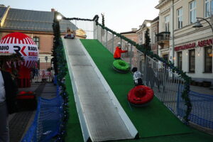 Na Rynku rozpoczął się świąteczny jarmark - Radio Kielce 13.12.2025. Kielce. Kielecki Jarmark Świąteczny / Fot. Wiktor Taszłow - Radio Kielce