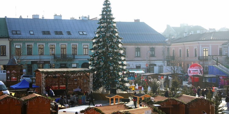 13.12.2025. Kielce. Kielecki Jarmark Świąteczny / Fot. Wiktor Taszłow - Radio Kielce