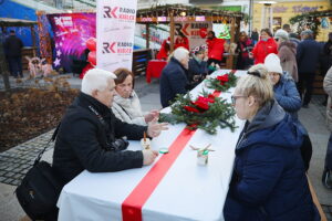 Na Rynku rozpoczął się świąteczny jarmark - Radio Kielce 13.12.2025. Kielce. Kielecki Jarmark Świąteczny / Fot. Wiktor Taszłow - Radio Kielce
