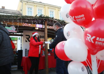 „Święta bez granic z Radiem Kielce” - Radio Kielce 13.12.2025. Kielce. Kielecki Jarmark Świąteczny / Fot. Wiktor Taszłow - Radio Kielce