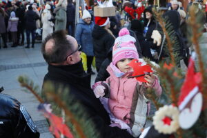 Na Rynku rozpoczął się świąteczny jarmark - Radio Kielce 13.12.2025. Kielce. Kielecki Jarmark Świąteczny / Fot. Wiktor Taszłow - Radio Kielce