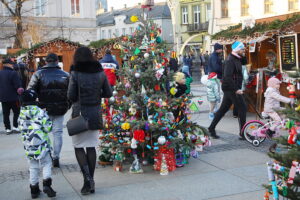 Na Rynku rozpoczął się świąteczny jarmark - Radio Kielce 13.12.2025. Kielce. Kielecki Jarmark Świąteczny / Fot. Wiktor Taszłow - Radio Kielce