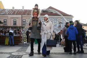 Na Rynku rozpoczął się świąteczny jarmark - Radio Kielce 13.12.2025. Kielce. Kielecki Jarmark Świąteczny / Fot. Wiktor Taszłow - Radio Kielce
