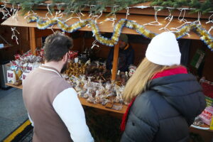 Na Rynku rozpoczął się świąteczny jarmark - Radio Kielce 13.12.2025. Kielce. Kielecki Jarmark Świąteczny / Fot. Wiktor Taszłow - Radio Kielce