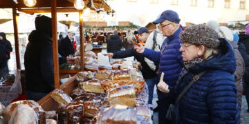 Na Rynku rozpoczął się świąteczny jarmark