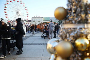 Na Rynku rozpoczął się świąteczny jarmark - Radio Kielce 13.12.2025. Kielce. Kielecki Jarmark Świąteczny / Fot. Wiktor Taszłow - Radio Kielce