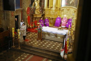 W kieleckiej katedrze modlono się za ofiary stanu wojennego - Radio Kielce W kieleckiej katedrze modlono się za ofiary stanu wojennego - Radio Kielce