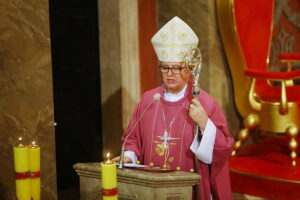 W kieleckiej katedrze modlono się za ofiary stanu wojennego - Radio Kielce W kieleckiej katedrze modlono się za ofiary stanu wojennego - Radio Kielce