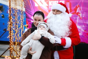 Kielczanie chętnie odwiedzają jarmark świąteczny - Radio Kielce 14.12.2025. Kielce. Kielecki Jarmark Świąteczny / Fot. Wiktor Taszłow - Radio Kielce