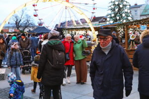 Kielczanie chętnie odwiedzają jarmark świąteczny - Radio Kielce 14.12.2025. Kielce. Kielecki Jarmark Świąteczny / Fot. Wiktor Taszłow - Radio Kielce