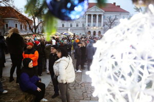 Kielczanie chętnie odwiedzają jarmark świąteczny - Radio Kielce 14.12.2025. Kielce. Kielecki Jarmark Świąteczny / Fot. Wiktor Taszłow - Radio Kielce