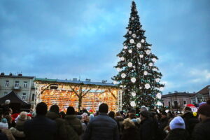 Kielczanie chętnie odwiedzają jarmark świąteczny - Radio Kielce 14.12.2025. Kielce. Kielecki Jarmark Świąteczny / Fot. Wiktor Taszłow - Radio Kielce