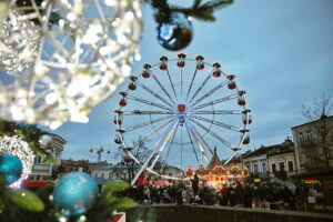Kielczanie chętnie odwiedzają jarmark świąteczny - Radio Kielce 14.12.2025. Kielce. Kielecki Jarmark Świąteczny / Fot. Wiktor Taszłow - Radio Kielce