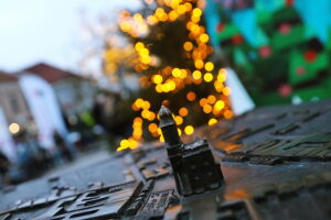 Kielczanie chętnie odwiedzają jarmark świąteczny - Radio Kielce 14.12.2025. Kielce. Kielecki Jarmark Świąteczny / Fot. Wiktor Taszłow - Radio Kielce