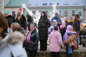 Kielczanie chętnie odwiedzają jarmark świąteczny - Radio Kielce 14.12.2025. Kielce. Kielecki Jarmark Świąteczny / Fot. Wiktor Taszłow - Radio Kielce