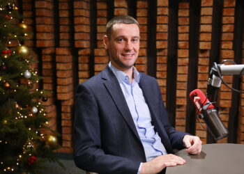 17.12.2025. Radio Kielce. Rozmowa Dnia. Na zdjęciu: Dawid Lewicki - lider świętokrzyskiej Konfederacji / Fot. Wiktor Taszłow - Radio Kielce