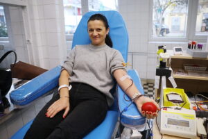 17.12.2025. Kielce. Akcja „Choinka dla życia” / Fot. Wiktor Taszłow - Radio Kielce