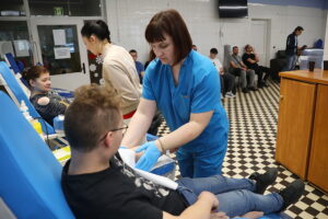 17.12.2025. Kielce. Akcja „Choinka dla życia” / Fot. Wiktor Taszłow - Radio Kielce