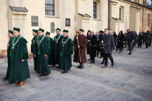 17.12.2025. Kielce. Ostatnie pożegnanie profesora Jacka Semaniaka / Fot. Wiktor Taszłow - Radio Kielce