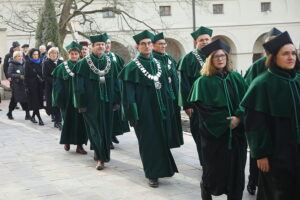 17.12.2025. Kielce. Ostatnie pożegnanie profesora Jacka Semaniaka / Fot. Wiktor Taszłow - Radio Kielce