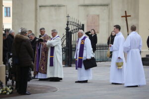 17.12.2025. Kielce. Ostatnie pożegnanie profesora Jacka Semaniaka / Fot. Wiktor Taszłow - Radio Kielce