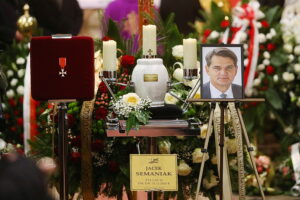 17.12.2025. Kielce. Ostatnie pożegnanie profesora Jacka Semaniaka / Fot. Wiktor Taszłow - Radio Kielce