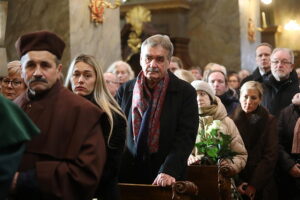 17.12.2025. Kielce. Ostatnie pożegnanie profesora Jacka Semaniaka / Fot. Wiktor Taszłow - Radio Kielce