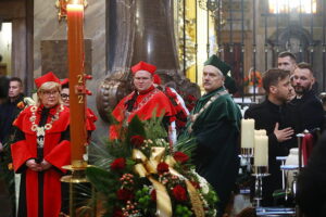 17.12.2025. Kielce. Ostatnie pożegnanie profesora Jacka Semaniaka / Fot. Wiktor Taszłow - Radio Kielce
