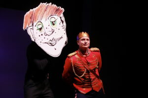 Klasyka nie traci na aktualności. Król Maciuś Pierwszy na scenie „Kubusia” - Radio Kielce Klasyka nie traci na aktualności. Król Maciuś Pierwszy na scenie „Kubusia” - Radio Kielce