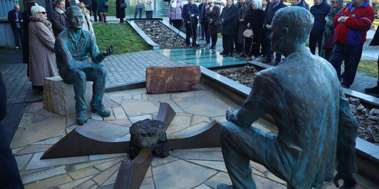 W Nowej Słupi upamiętniono wybitnych naukowców