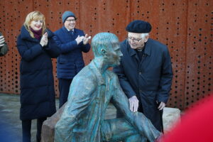 W Nowej Słupi upamiętniono wybitnych naukowców - Radio Kielce