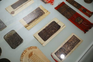 28.12.2025. Nowa Słupia. Muzeum Starożytnego Hutnictwa Świętokrzyskiego. Nowe eksponaty / Fot. Wiktor Taszłow - Radio Kielce