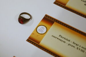 28.12.2025. Nowa Słupia. Muzeum Starożytnego Hutnictwa Świętokrzyskiego. Nowe eksponaty / Fot. Wiktor Taszłow - Radio Kielce