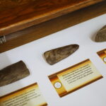 28.12.2025. Nowa Słupia. Muzeum Starożytnego Hutnictwa Świętokrzyskiego. Nowe eksponaty / Fot. Wiktor Taszłow - Radio Kielce