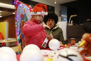 22.12.2025. Radio Kielce. "Święta z Radiem Kielce - Najpiękniejsza ozdoba choinkowa" / Fot. Wiktor Taszłow - Radio Kielce