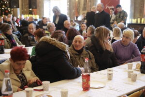 23.12.2025. Kielce. Wigilia dla samotnych, ubogich i bezdomnych / Fot. Wiktor Taszłow - Radio Kielce
